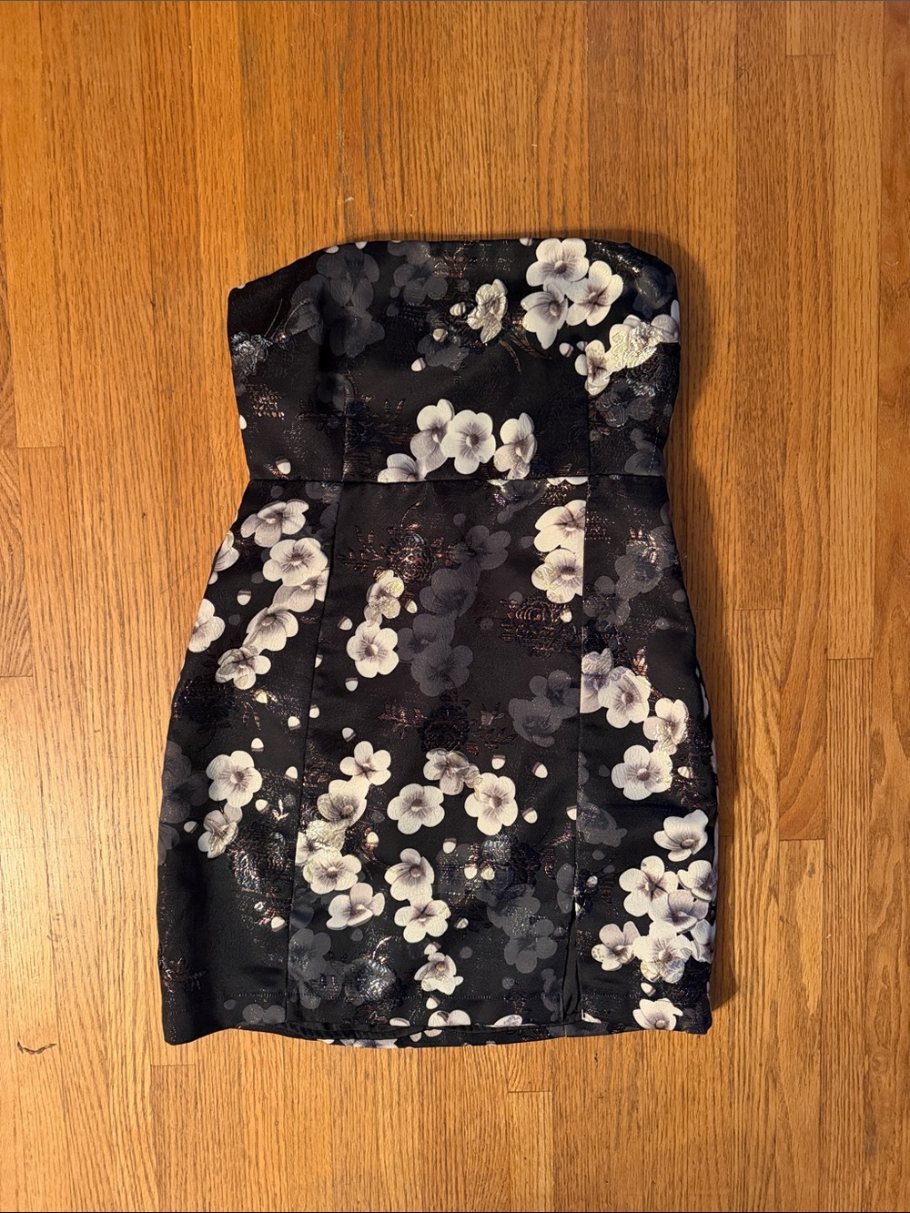 Urban Outfitters Black Strapless Floral Mini Dress size small 💃🎉 cute!
